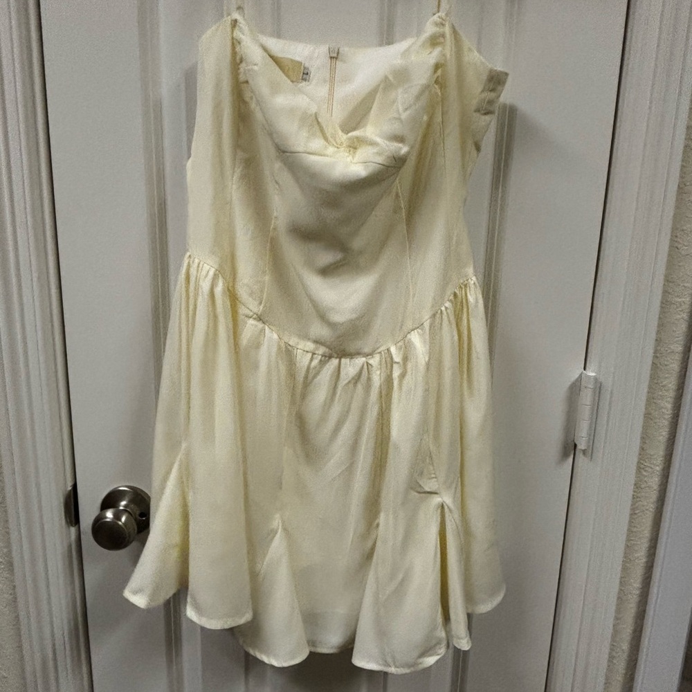 Elegant Cream mini Dress